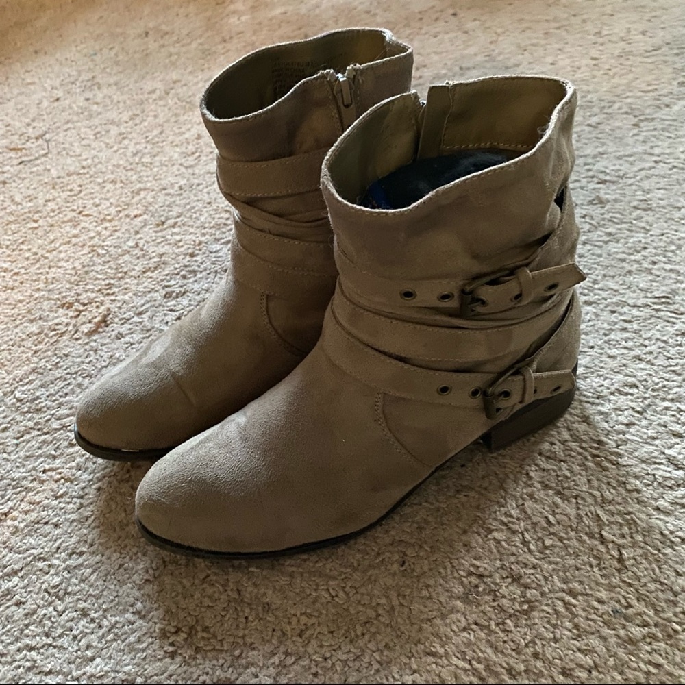 ✨LAST CHANCE✨ Donating soon - JustFab taupe ankle boots GUC